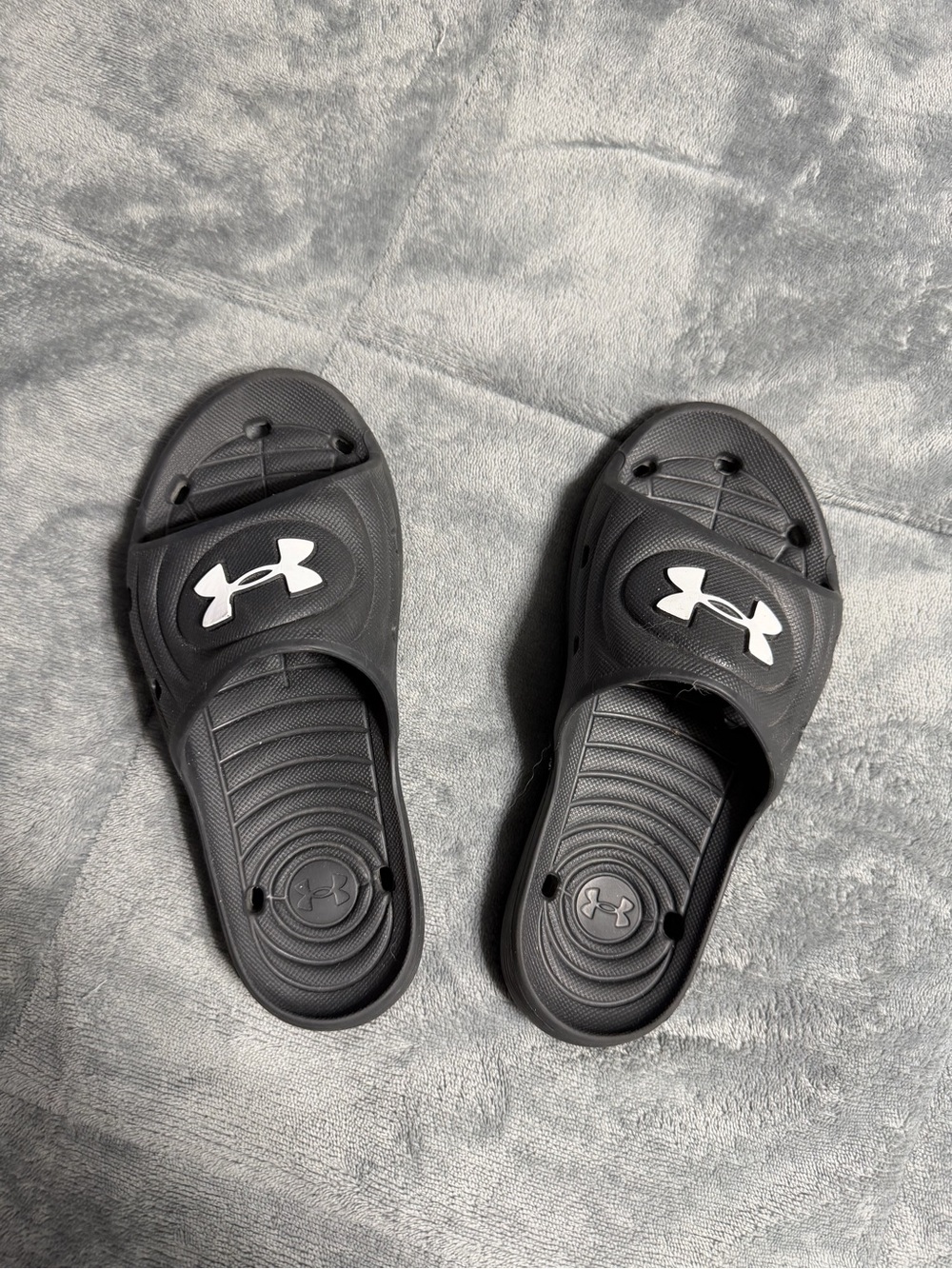 Under Armour kids Black Slide Sandals